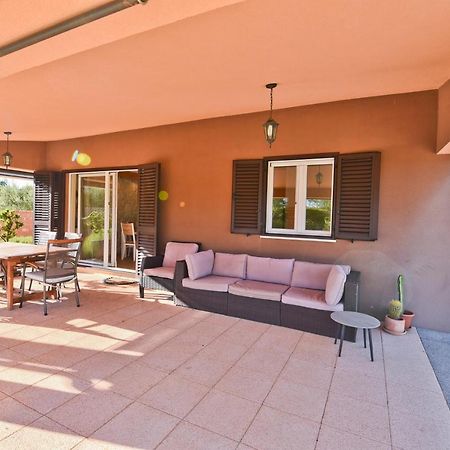 Holiday Home Taras Smilcic Ngoại thất bức ảnh