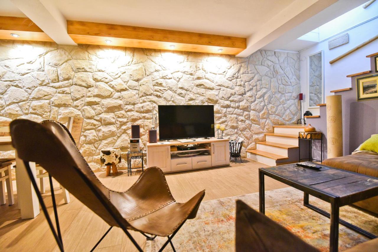Holiday Home Taras Smilcic Ngoại thất bức ảnh