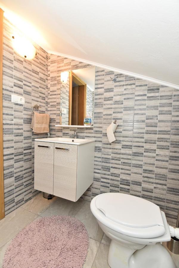 Holiday Home Taras Smilcic Ngoại thất bức ảnh