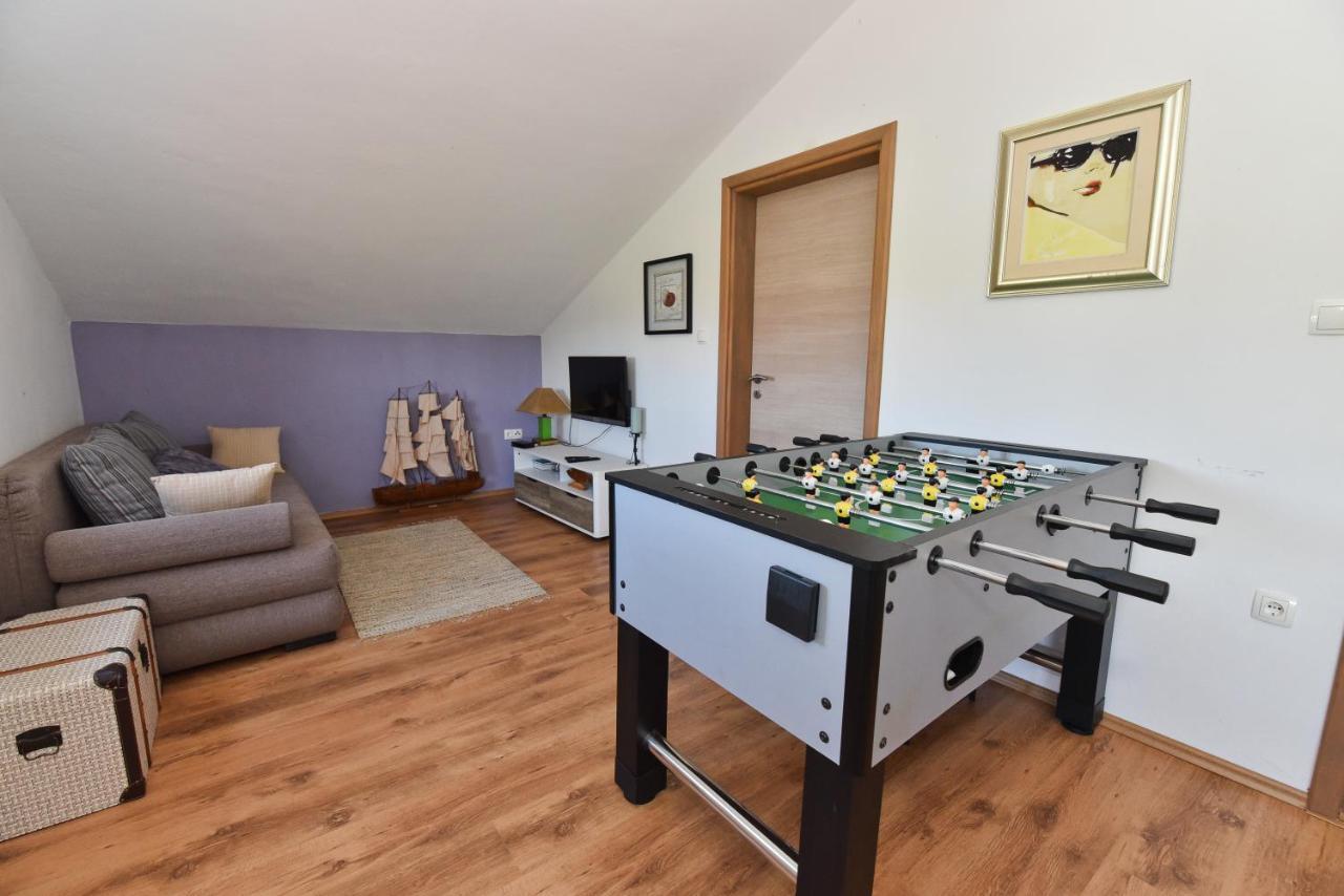 Holiday Home Taras Smilcic Ngoại thất bức ảnh